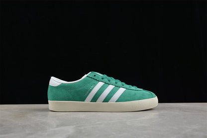 Sporty & Rich verde claro y blanco