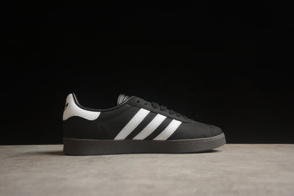 Gazelle Black / White