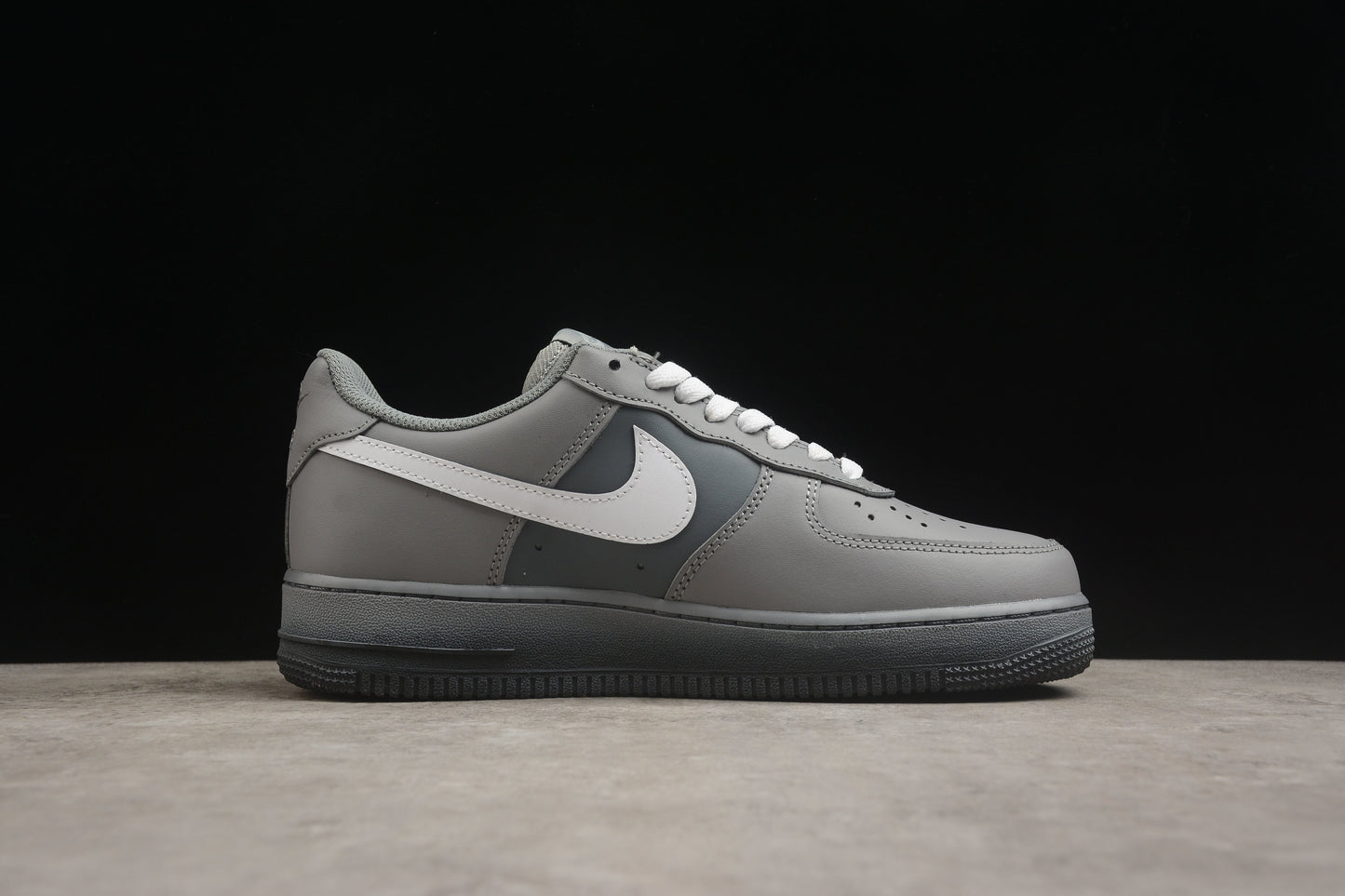 Air Force 1 ’07 Dark Grey / White