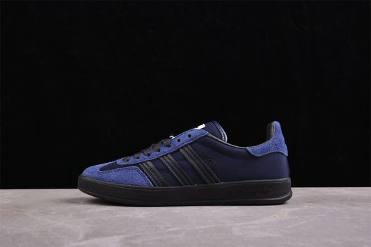 Gazelle navy y jeans