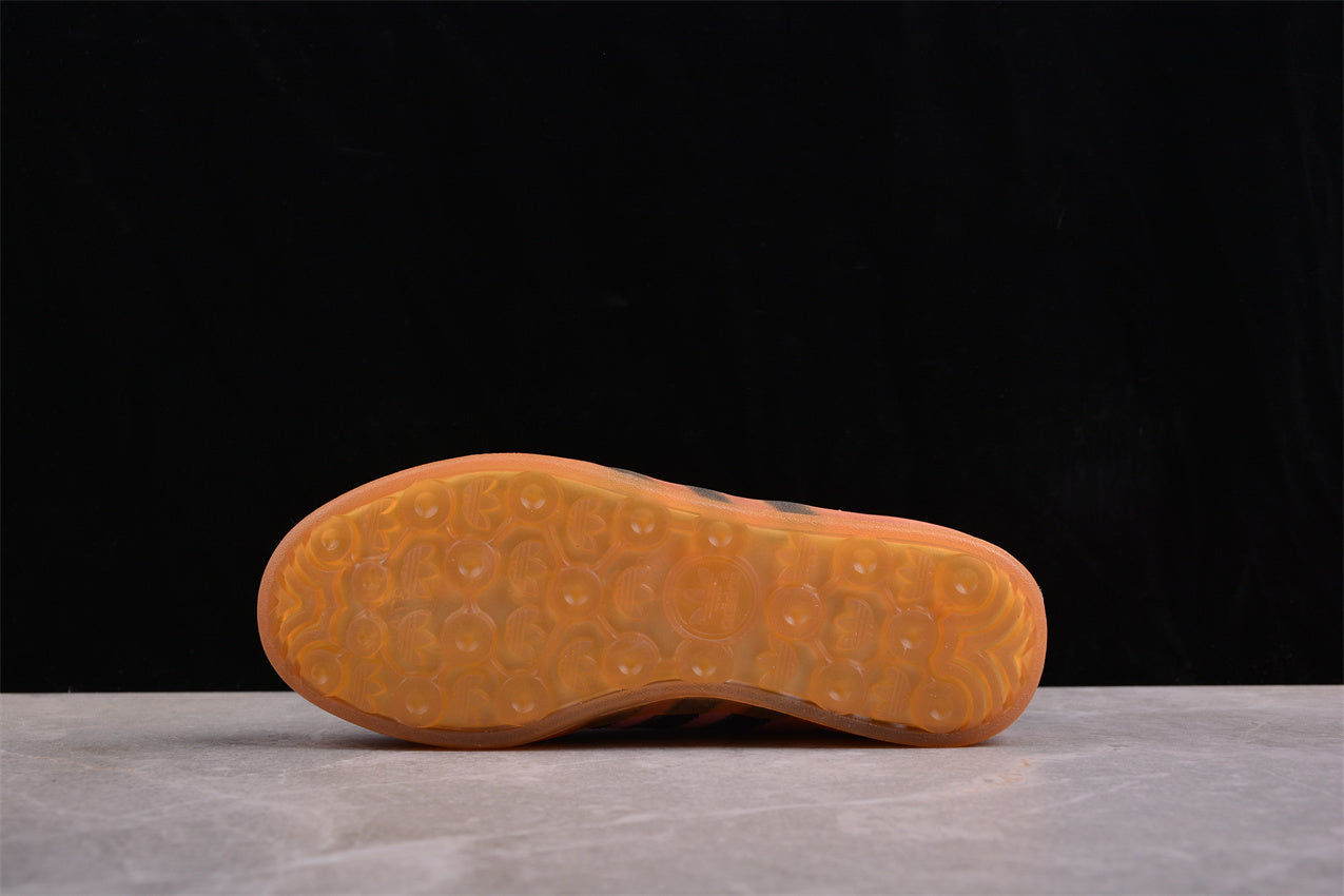 Gazelle Pink / Black / Navy