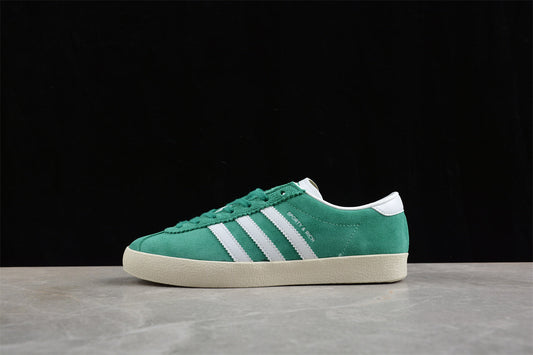 Sporty & Rich verde claro y blanco