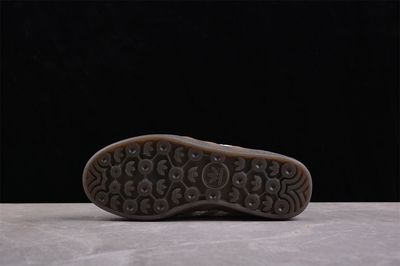 Gazelle Grey / White