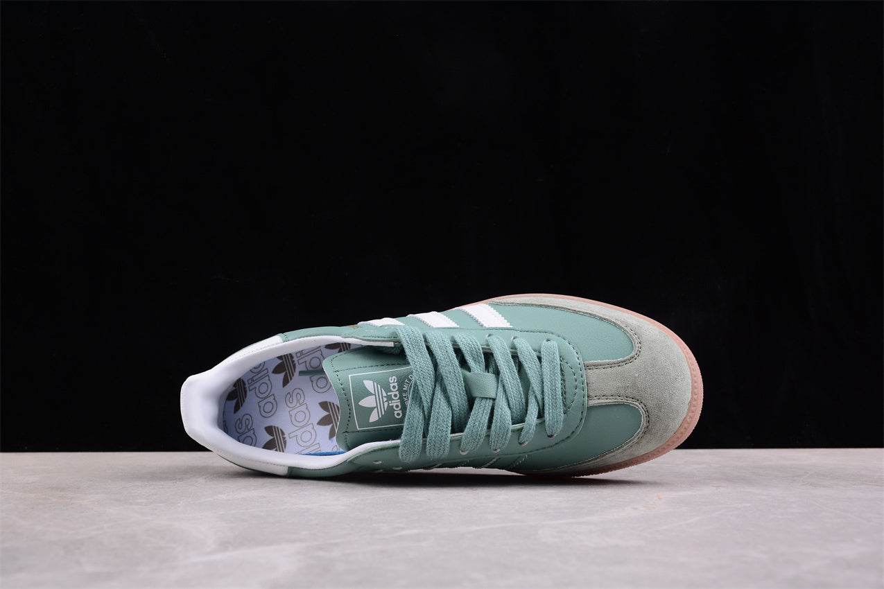 Samba Vegan verde menta y blanco