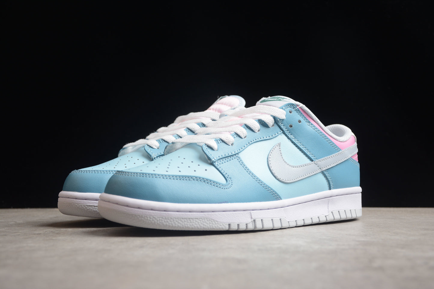 Dunk Low Blue / Sky Blue / Pastel Pink