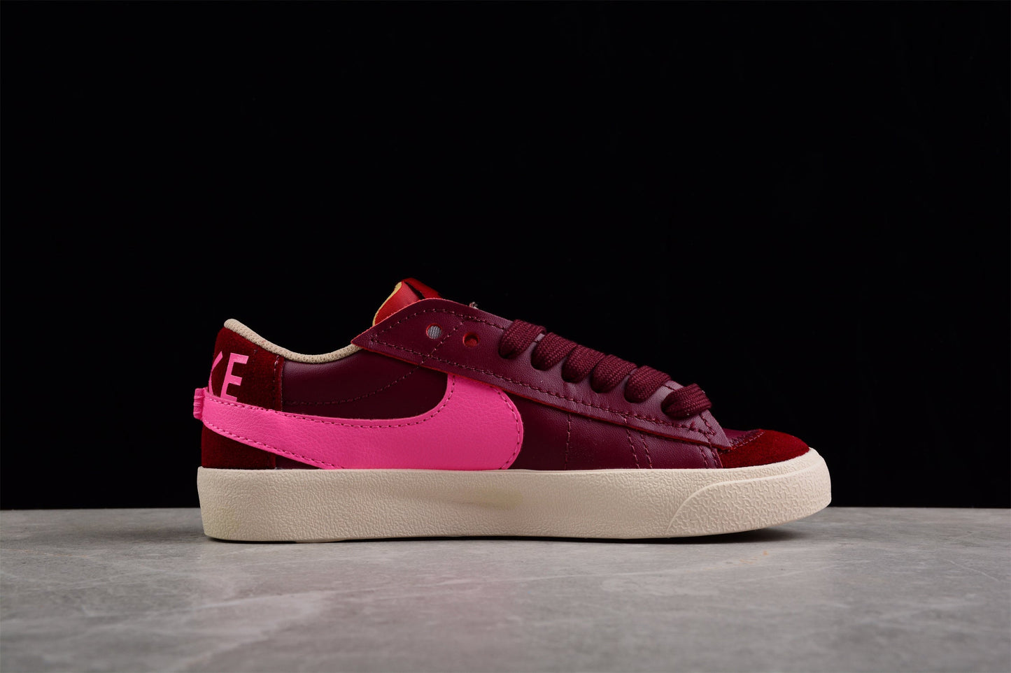 Blazer Low ’77 Red / Pink