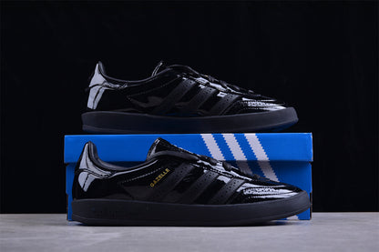 Gazelle Glossy Black