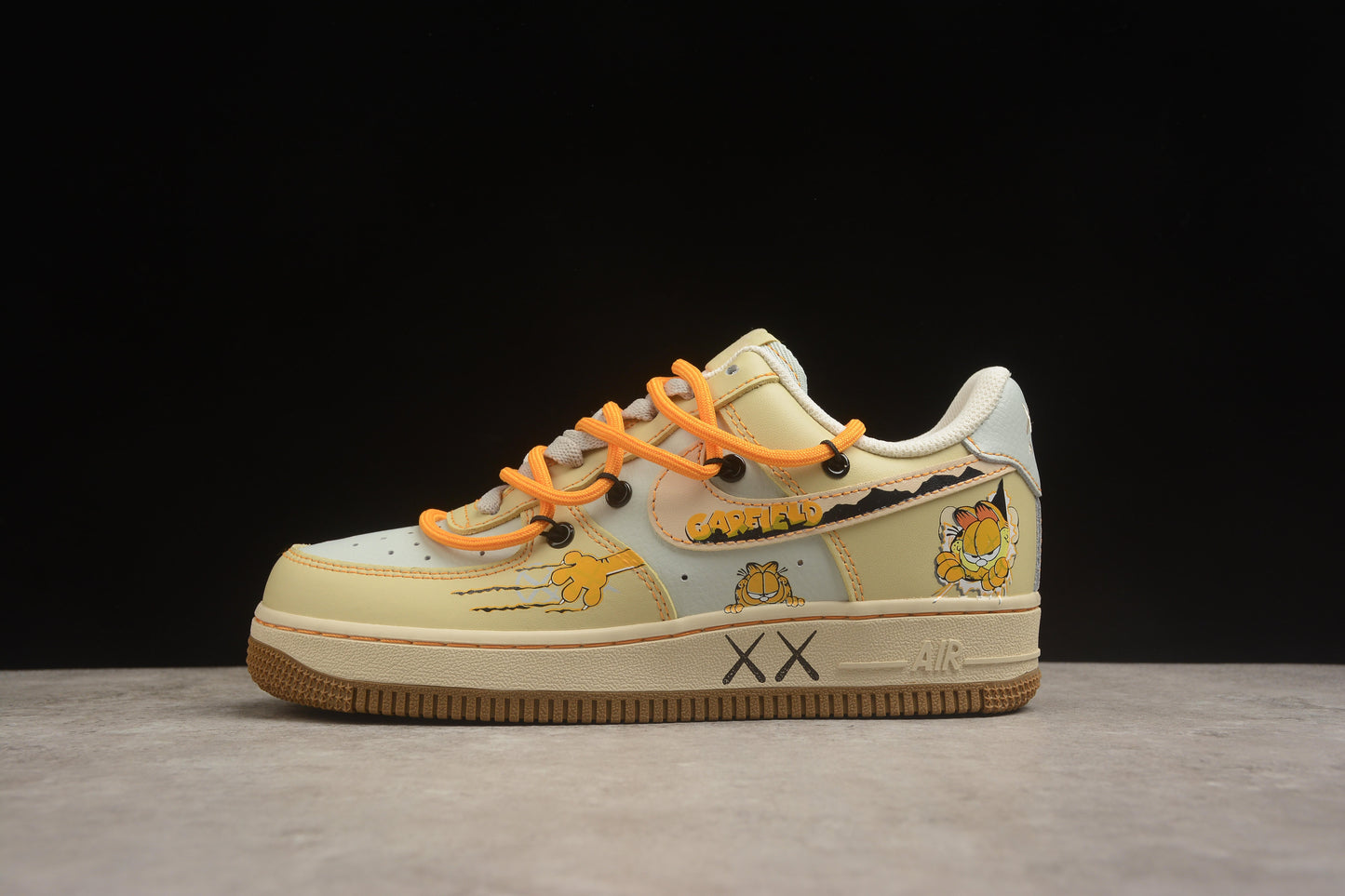 Air Force 1 Low “Garfield”