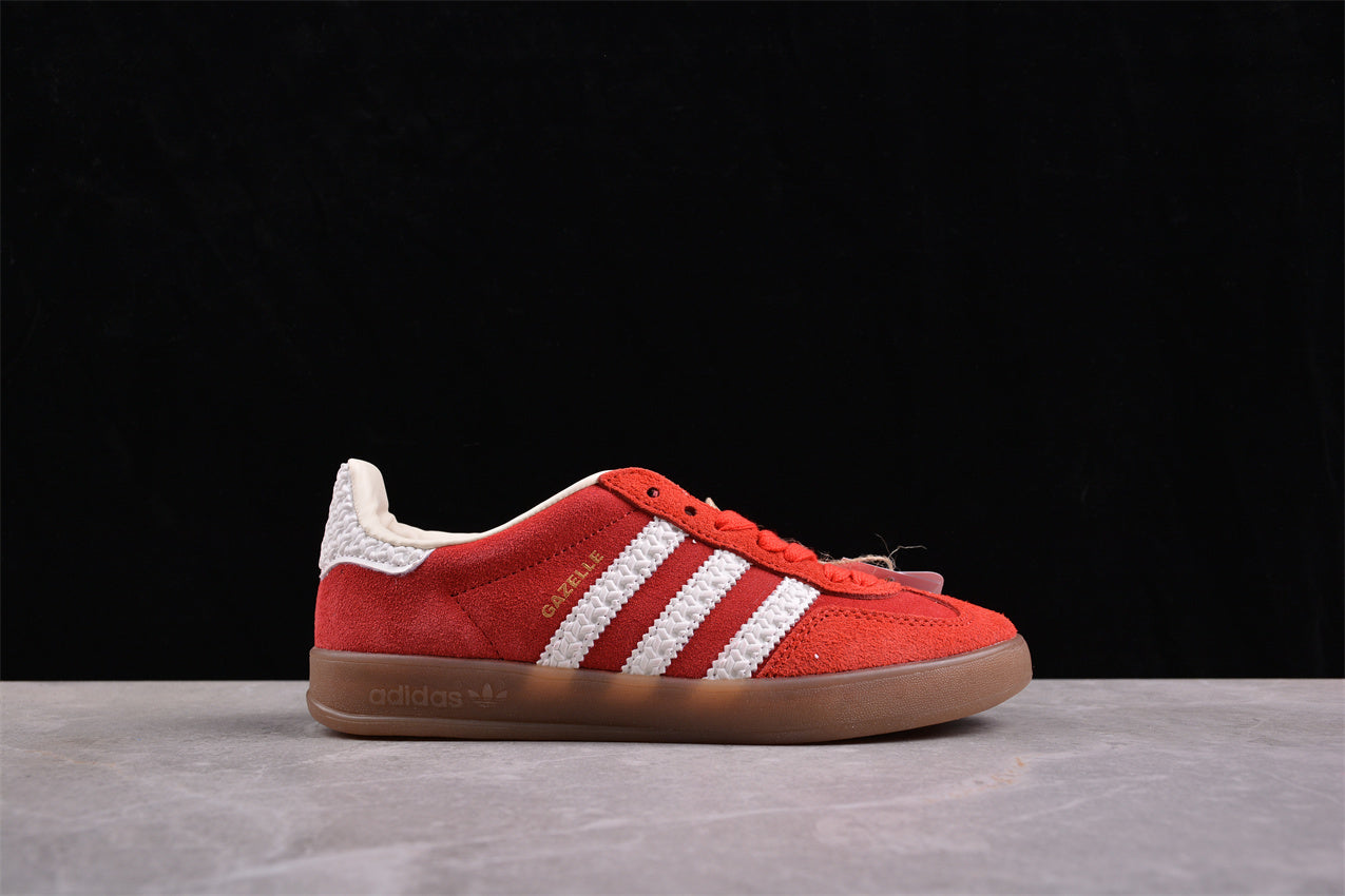 Gazelle Red / White
