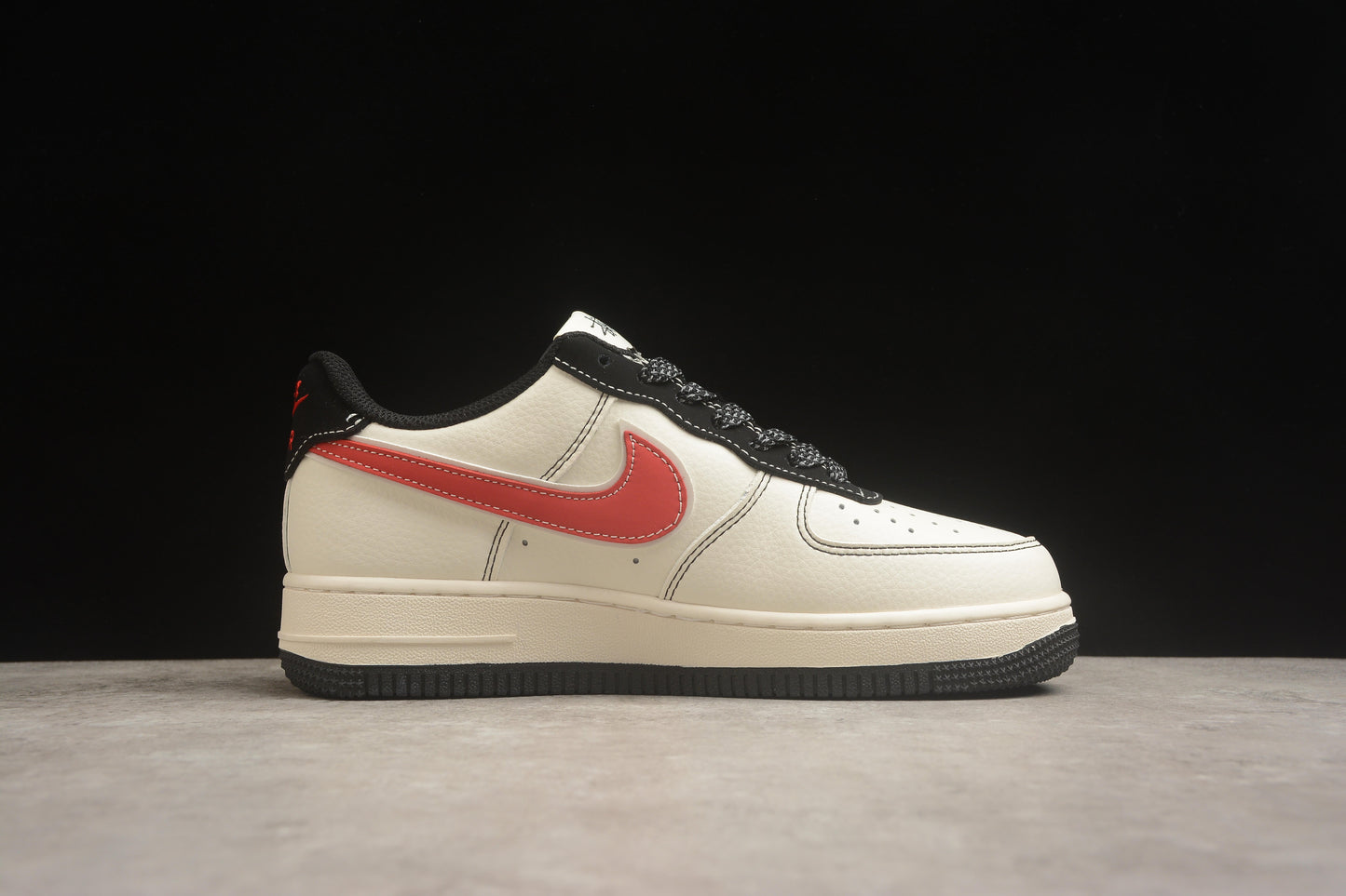 Air Force 1 ’07 x Stüssy Light Beige / Crimson Red / Black