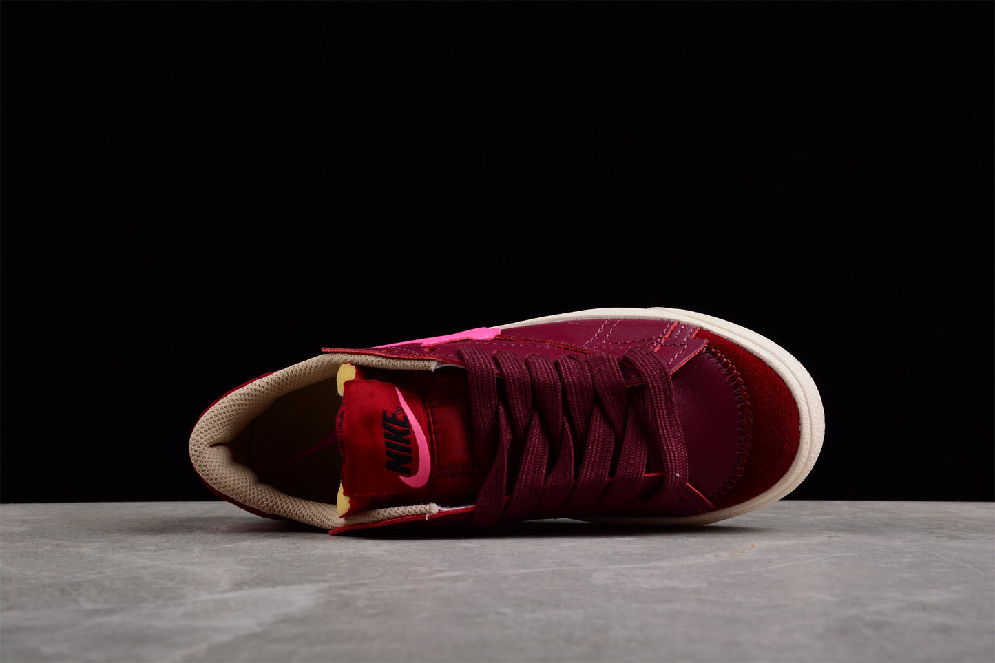 Blazer Low ’77 Red / Pink