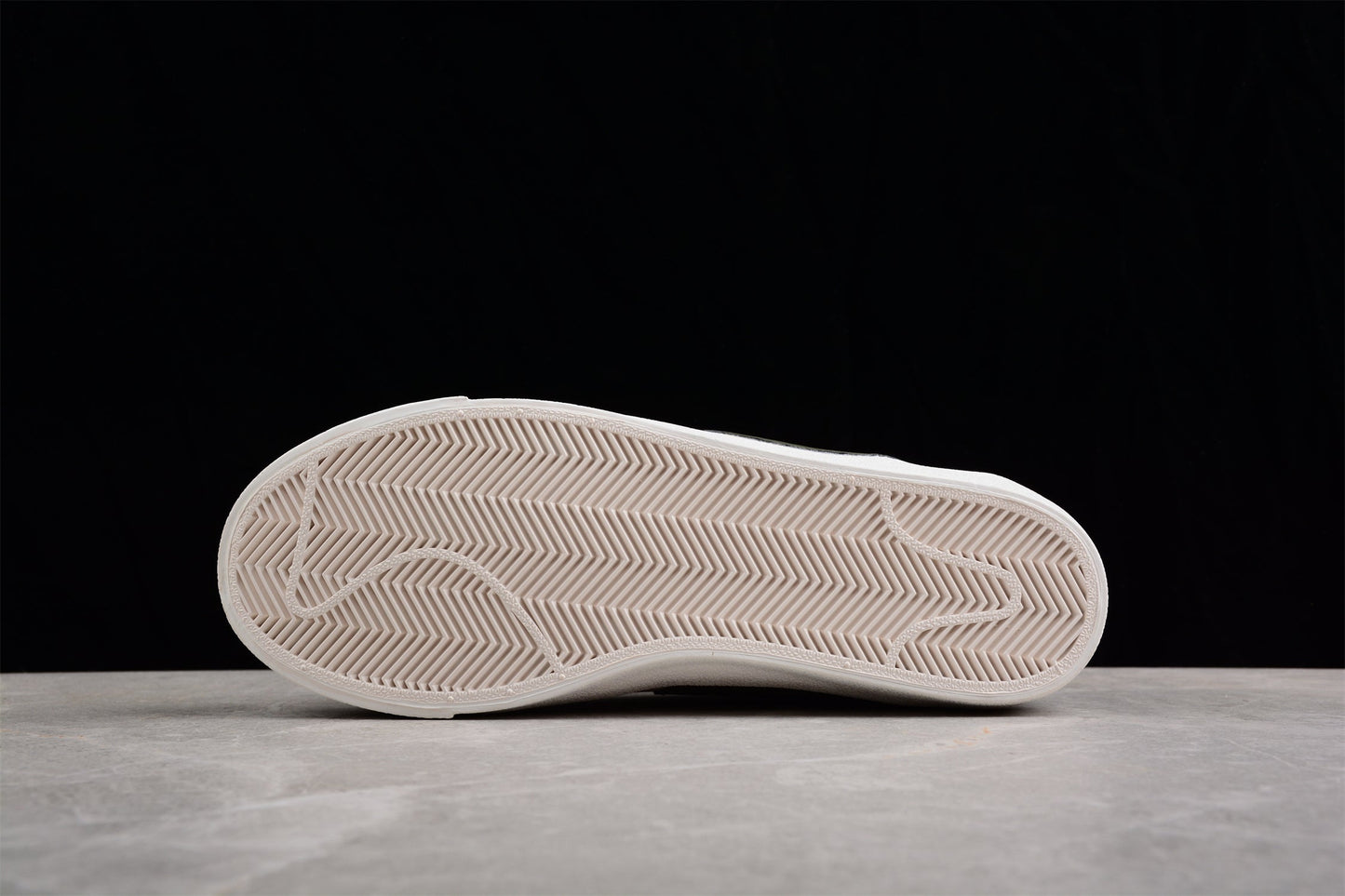 Blazer Low ’77 Beige / Olive Green