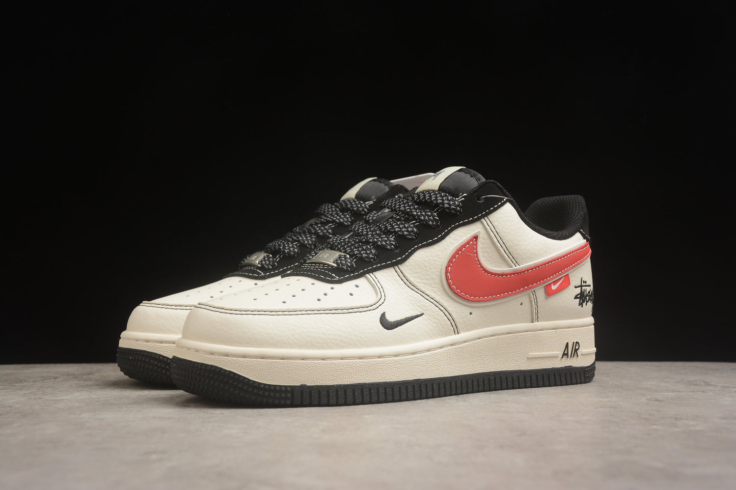 Air Force 1 ’07 x Stüssy Light Beige / Crimson Red / Black