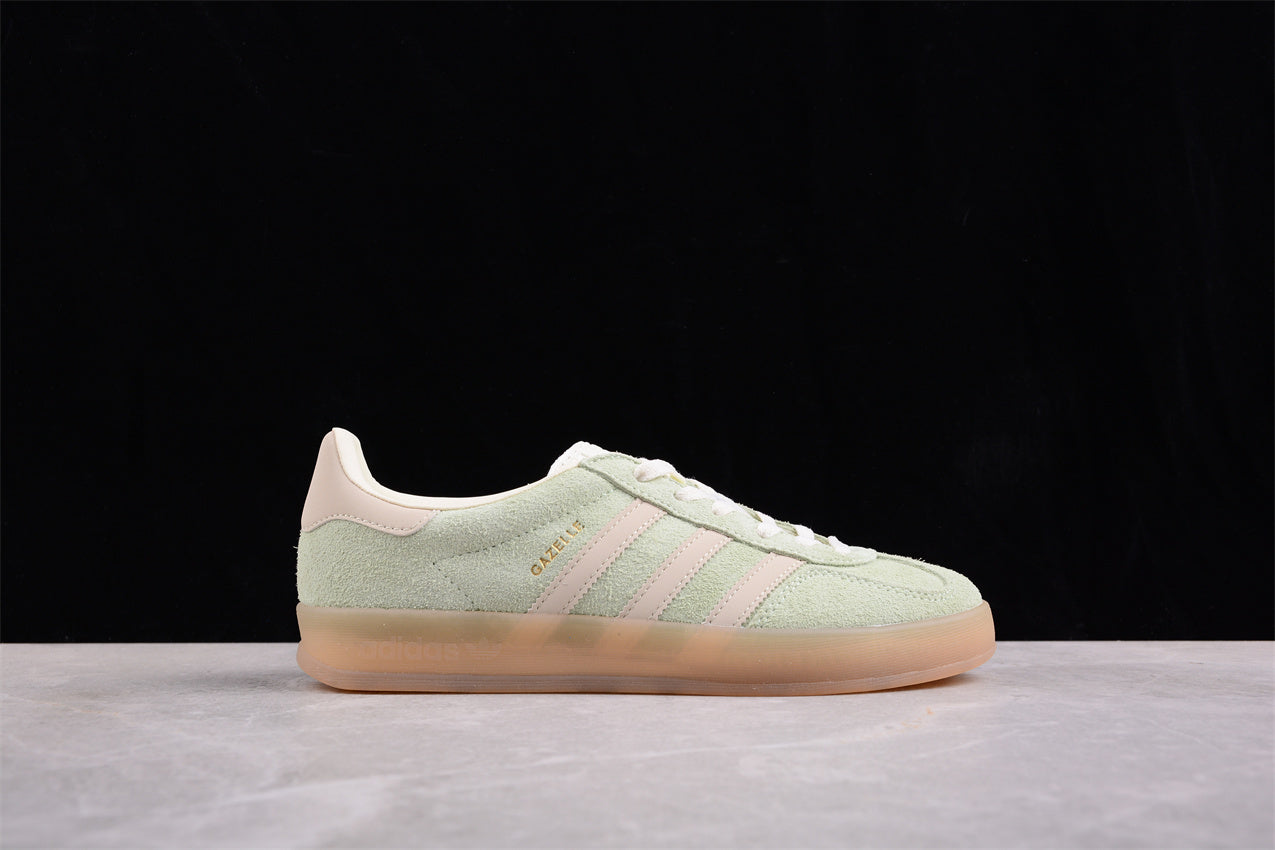 Gazelle Pastel Green / White